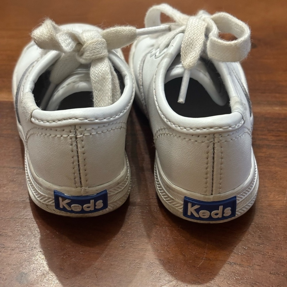 Keds Little Kids Champion Leather Lace Toe Cap - Picture 6 of 10